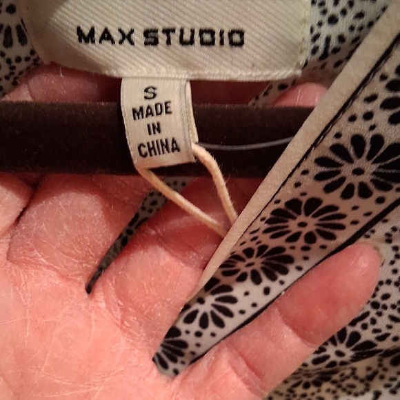 Max Studio Black and White Floral Blouse with Tie Waist - Picture 2 of 6